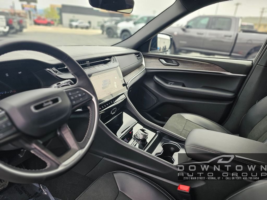 New 2026 Bright White Clearcoat Jeep Altitude image 23