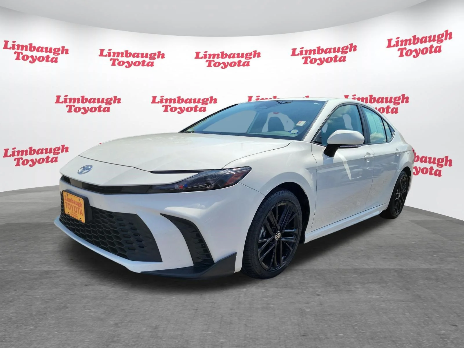 Used 2025 Ice Cap Toyota SE image 22
