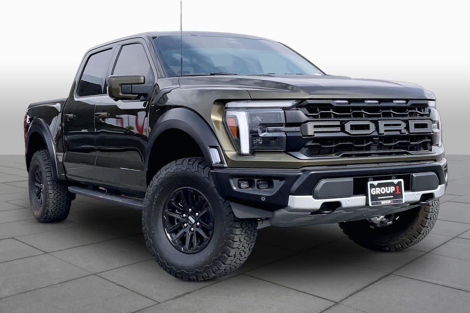 Used 2024 Shelter Green Ford Raptor image 3
