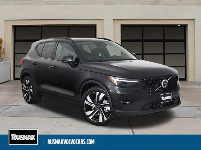 2026 Volvo XC40 B5 Ultra