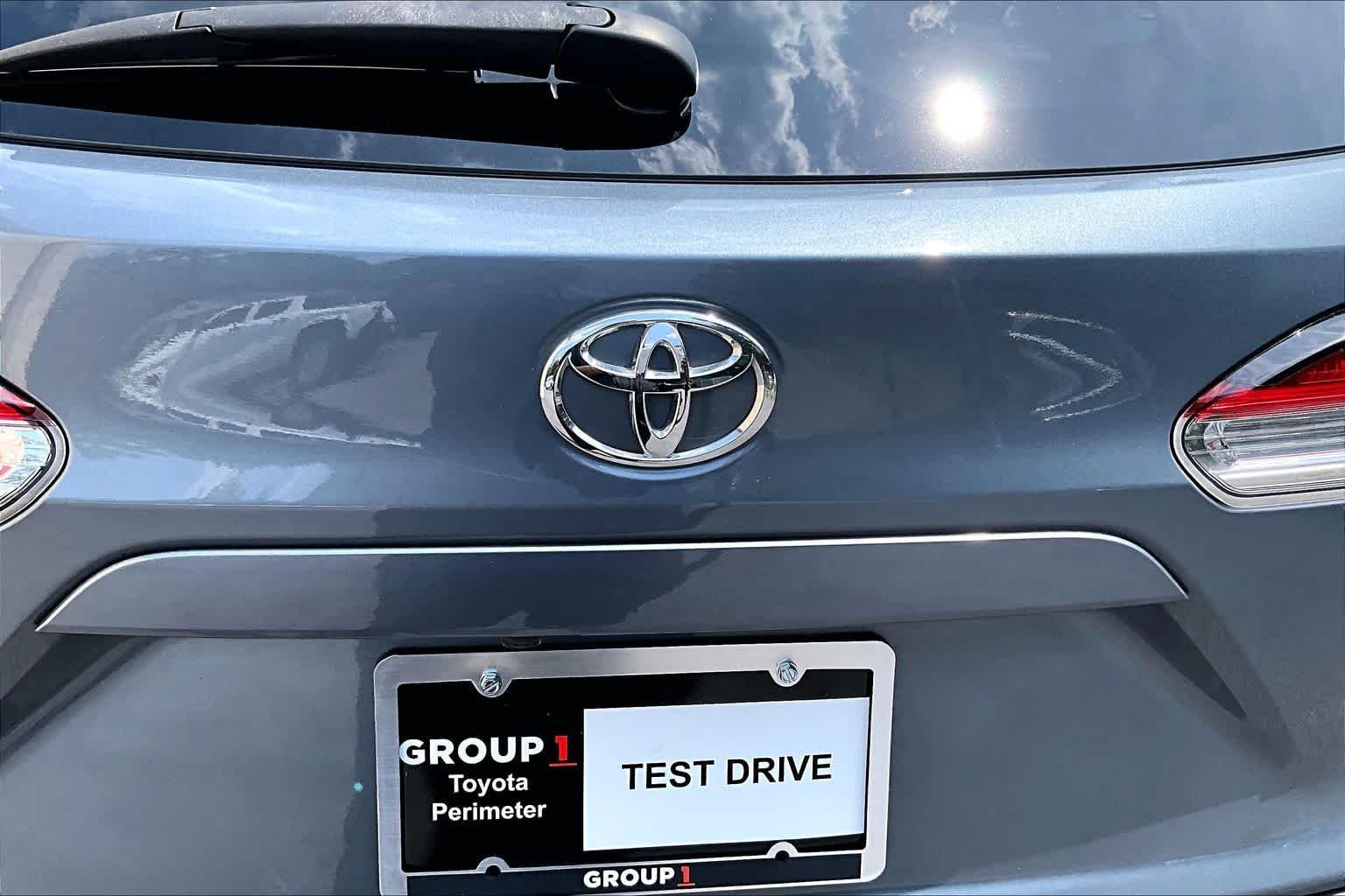 Used 2022 Celestite Toyota LE image 31