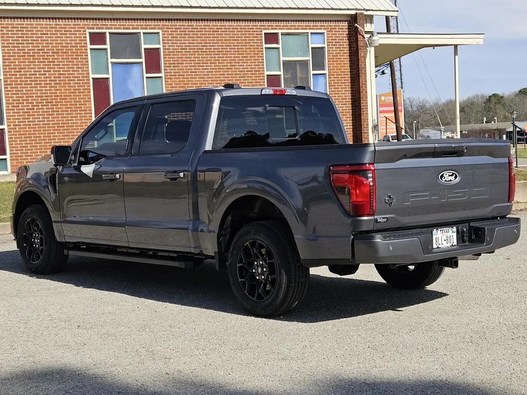 New 2026 Carbonized Gray Metallic Ford XLT image 7