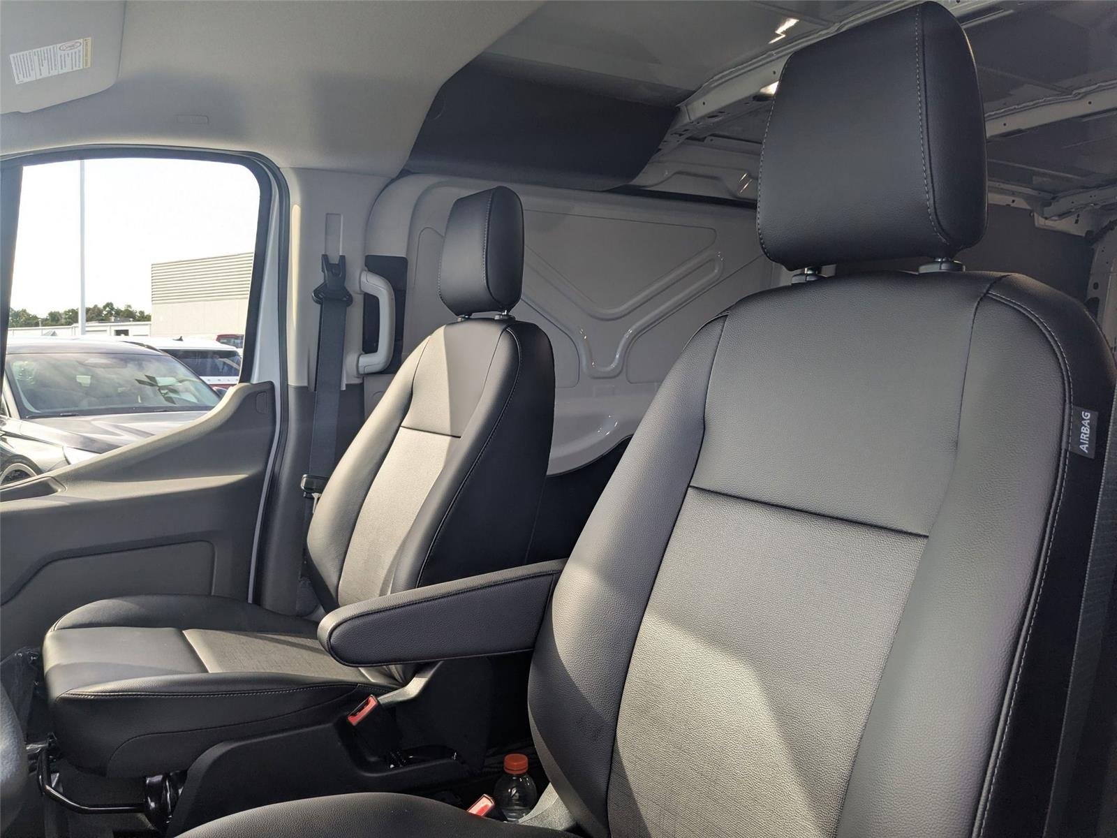 New 2025 Oxford White Ford Cargo Van image 22