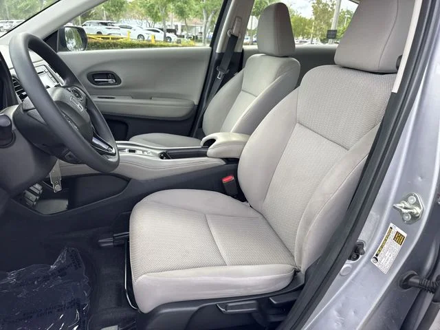 2017 Honda HR-V LX - Photo 11