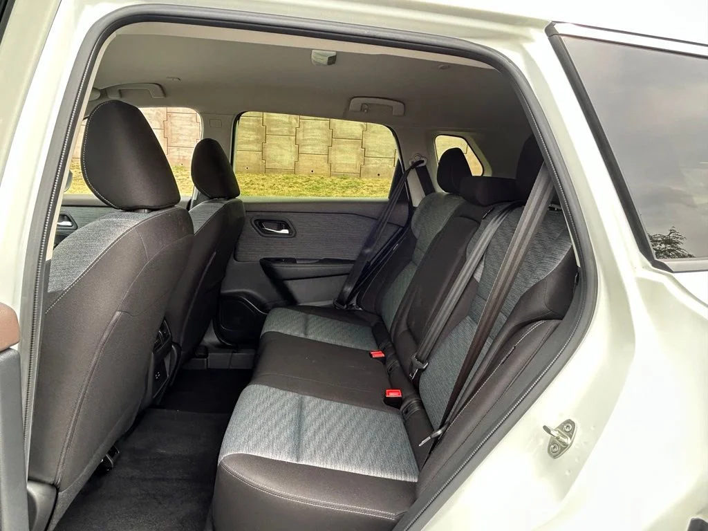 Used 2023 White Nissan SV image 19