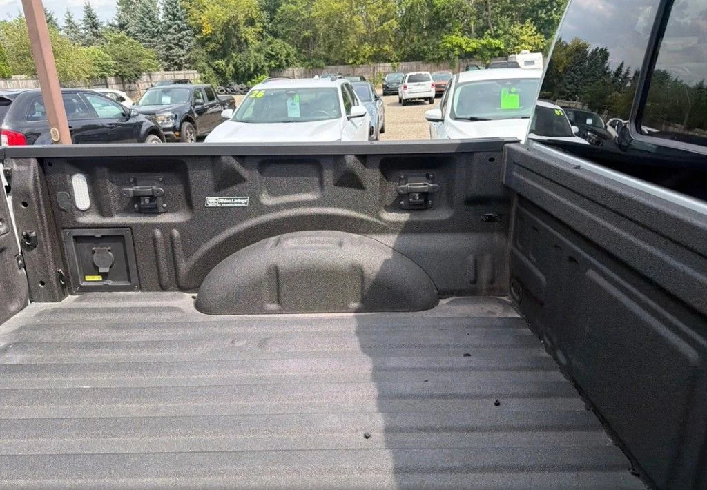 Used 2024 White Ford XLT image 9