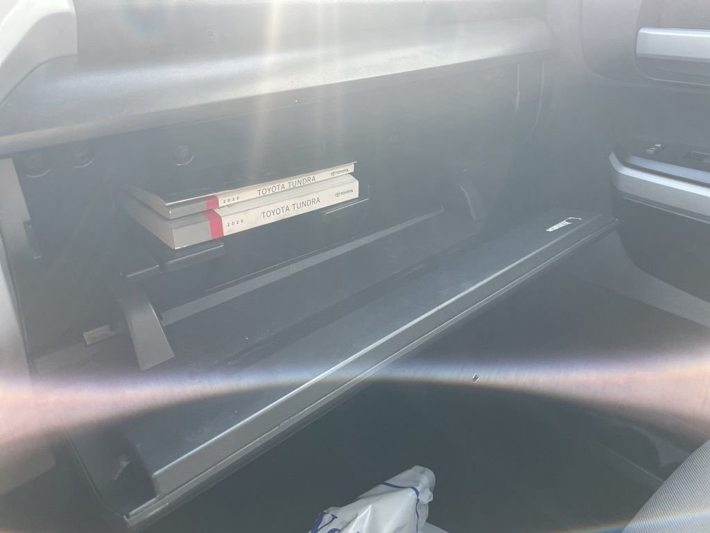 Used 2020 White Toyota SR5 image 27