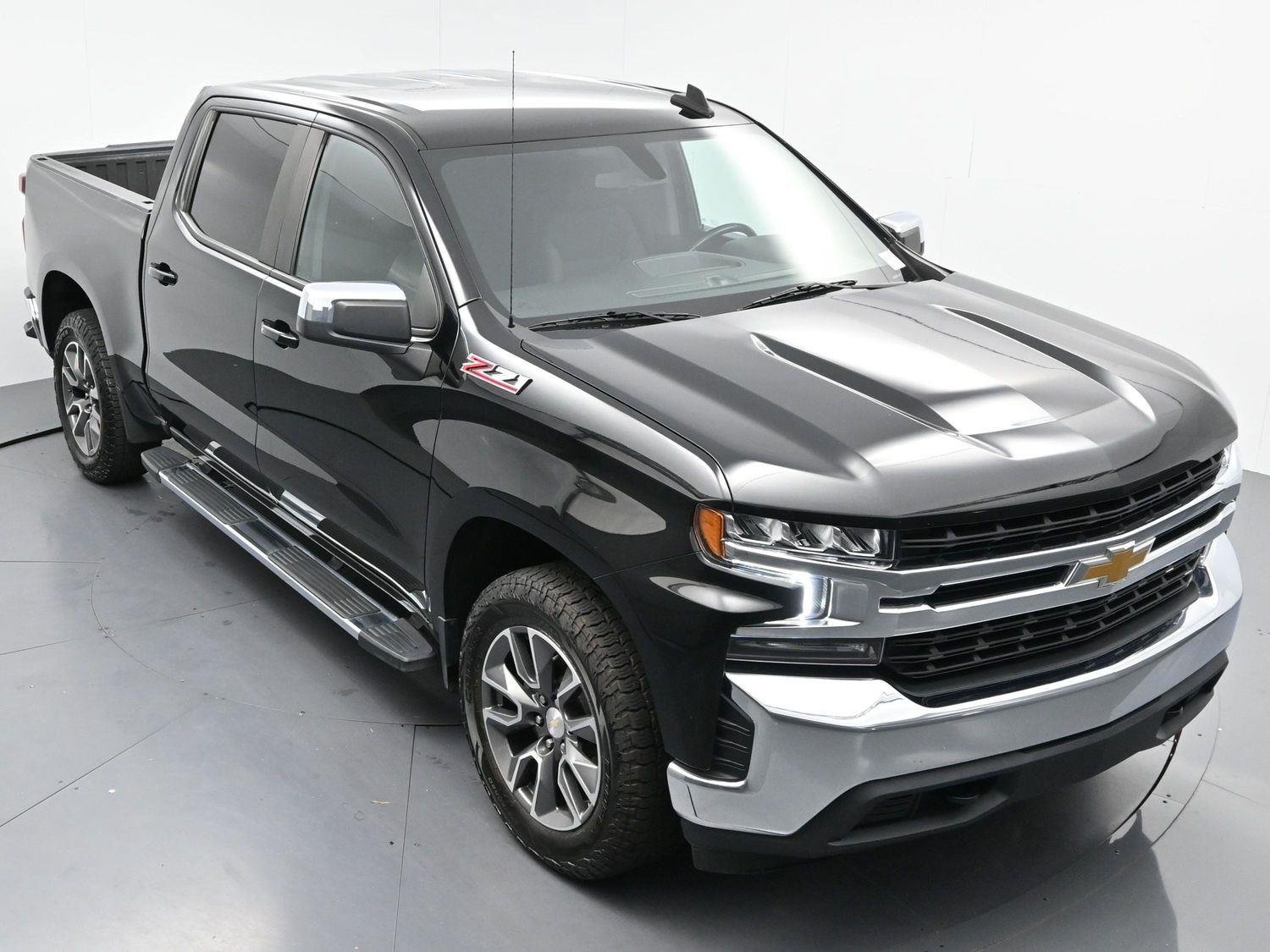 Used 2022 Black Chevrolet LT image 37