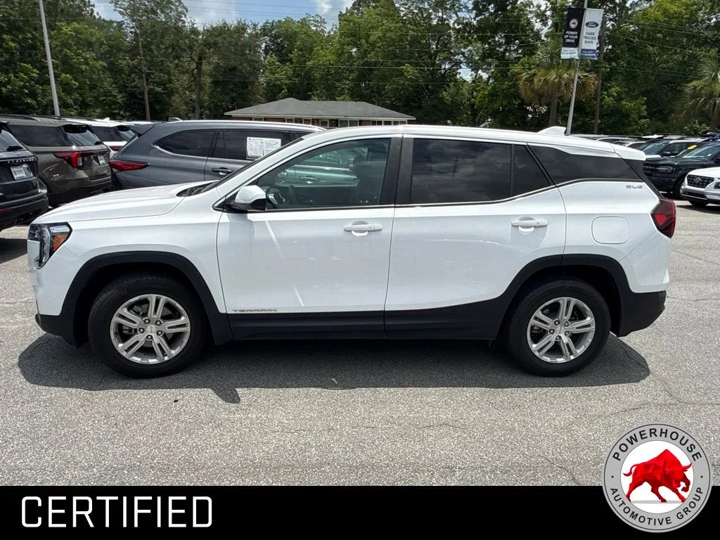 Used 2024 White GMC SLE image 3