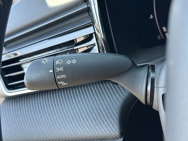 Certified Used 2025  Toyota SE image 27