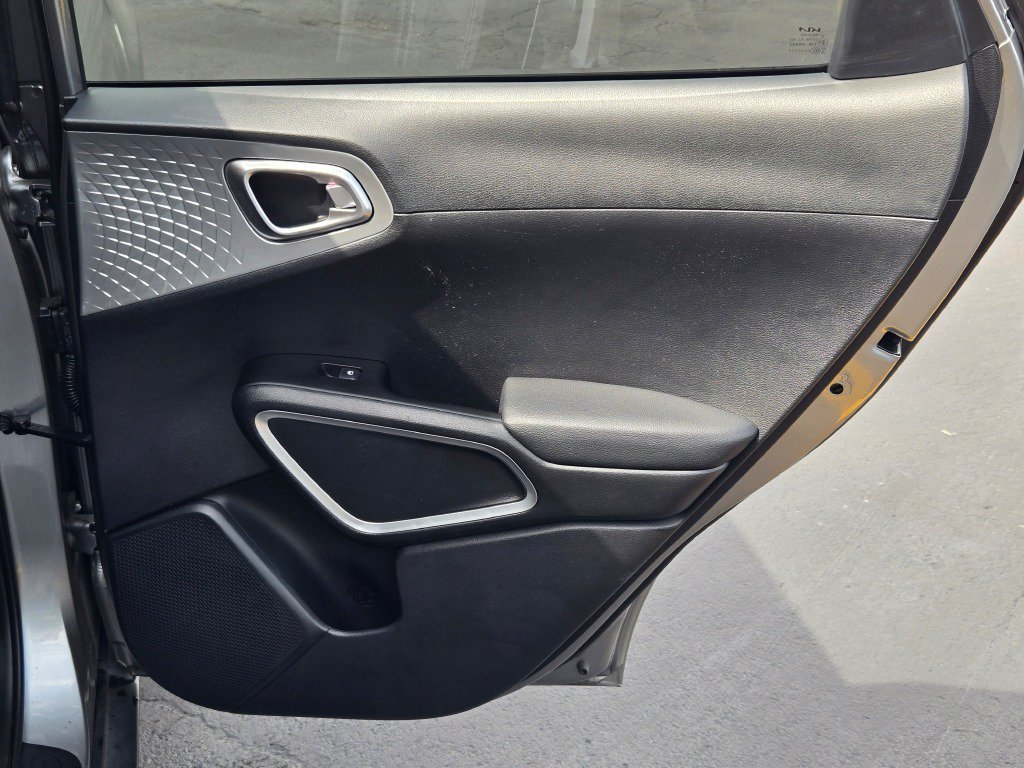 2024 Kia Soul LX - Photo 9