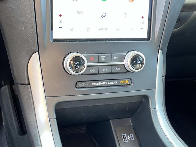 Used 2024 Silver Ford SEL image 30
