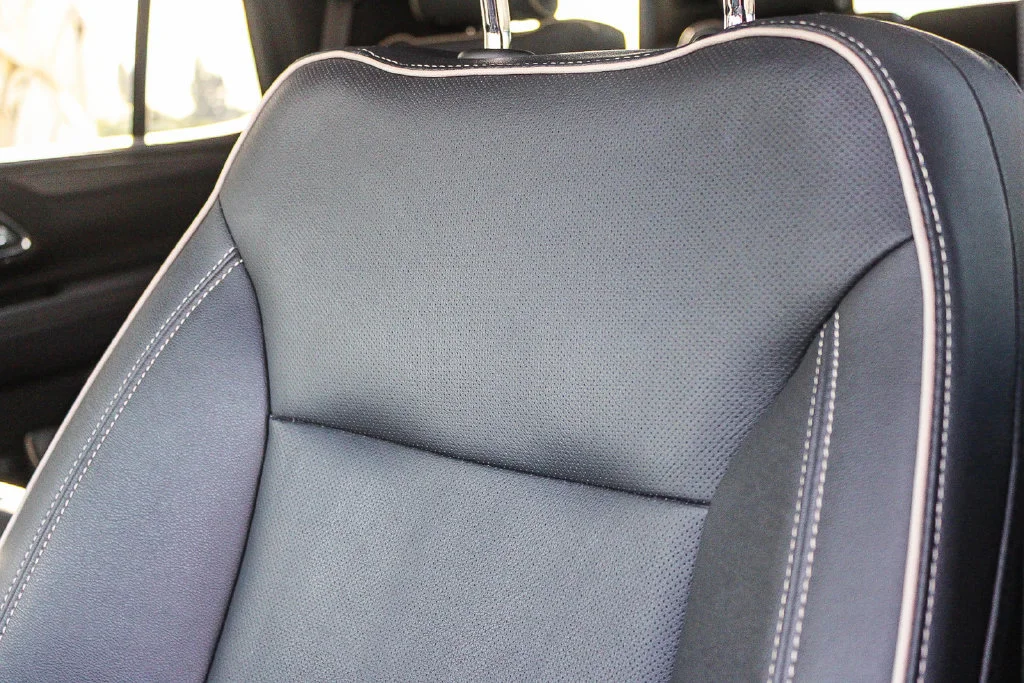 Used 2023 White GMC SLT image 24
