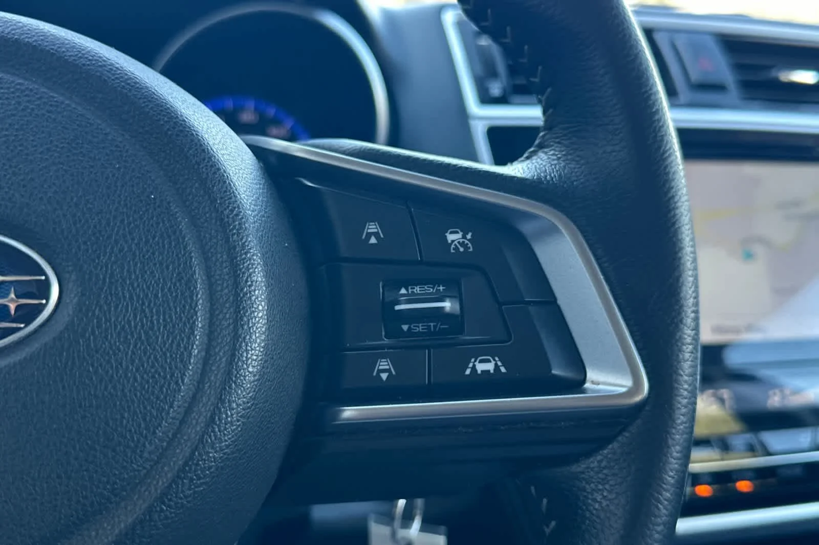 Used 2018 Twilight Blue Metallic Subaru Premium image 25