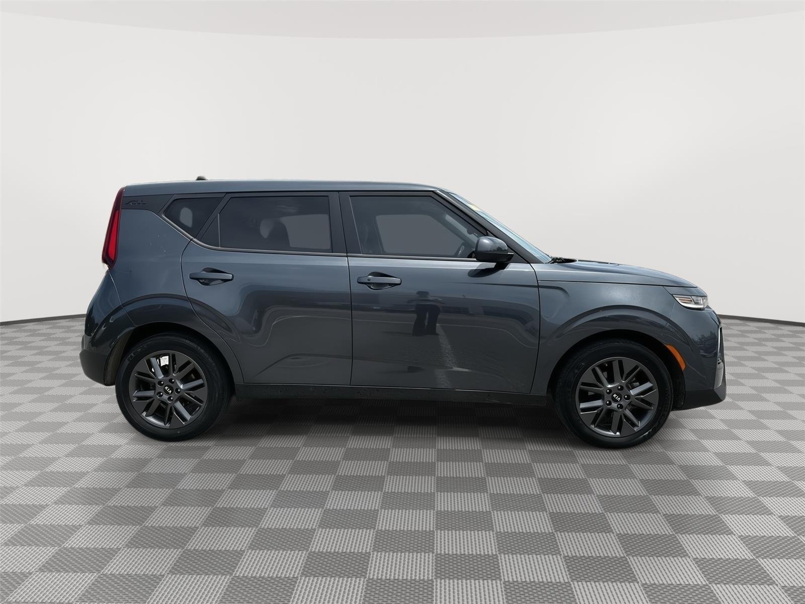 Used 2020 Gravity Gray Kia EX image 5