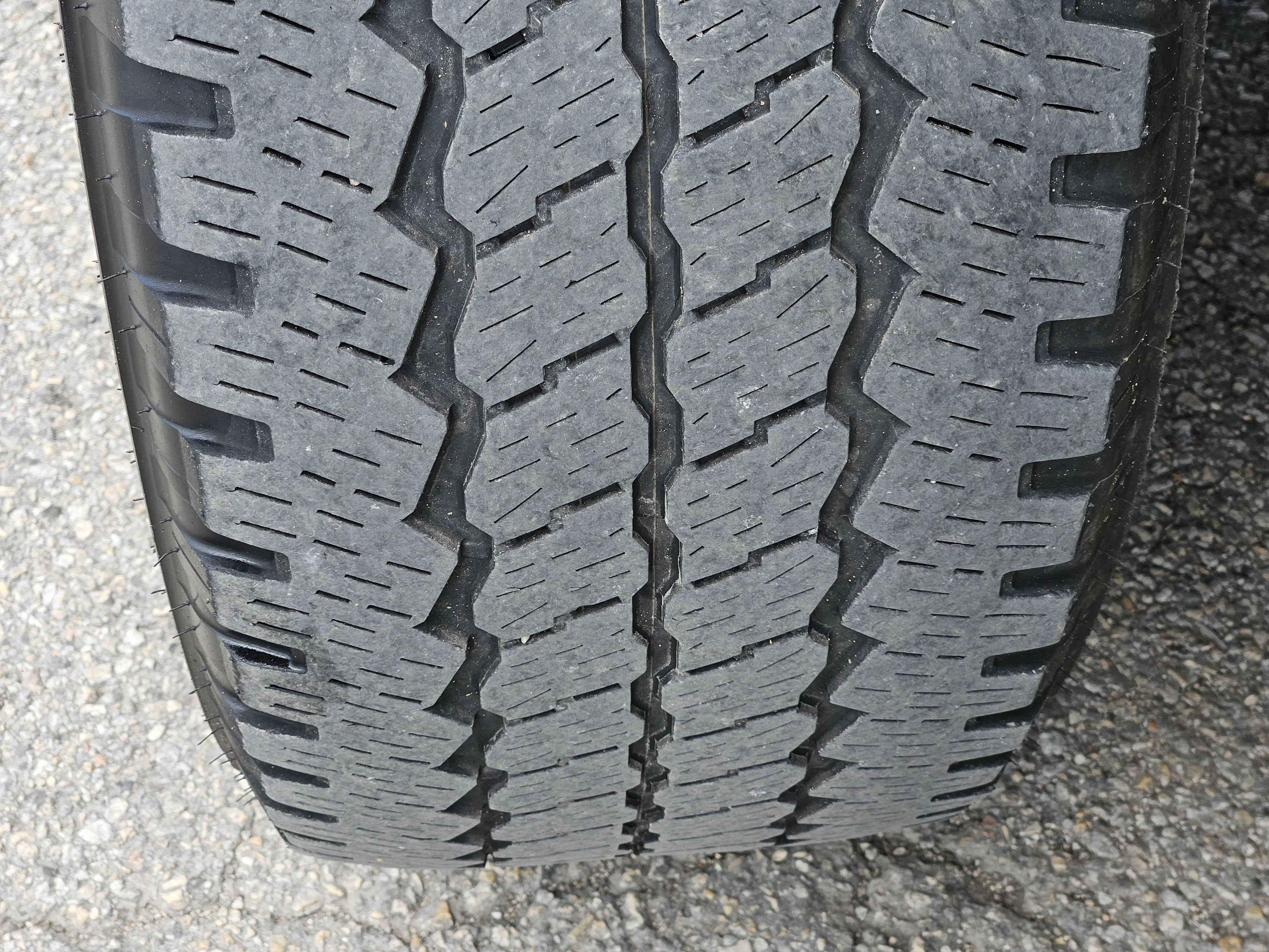 Used 2025  Ford Platinum image 11
