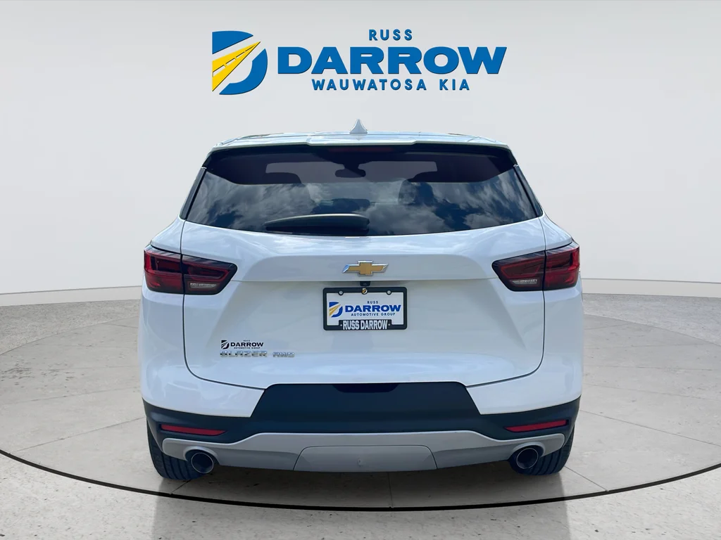Used 2023 White Chevrolet LT image 4