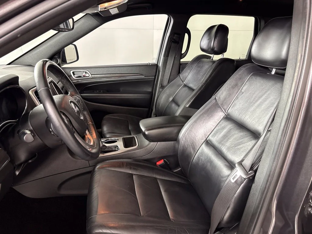 Used 2018 Gray Jeep Limited image 35