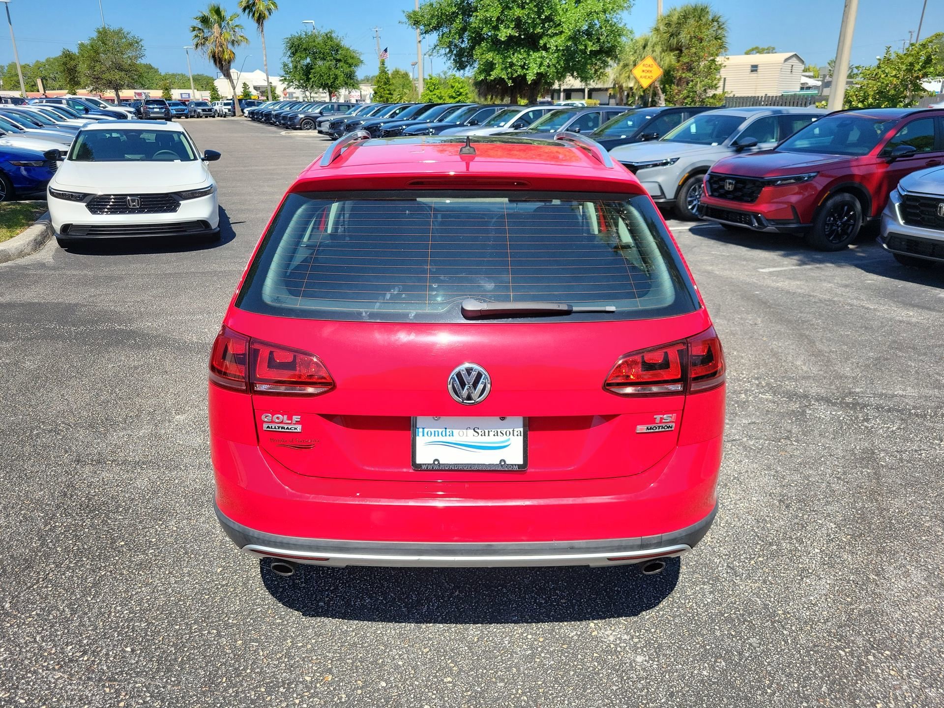 Used 2017 Red Volkswagen TSI SE image 8