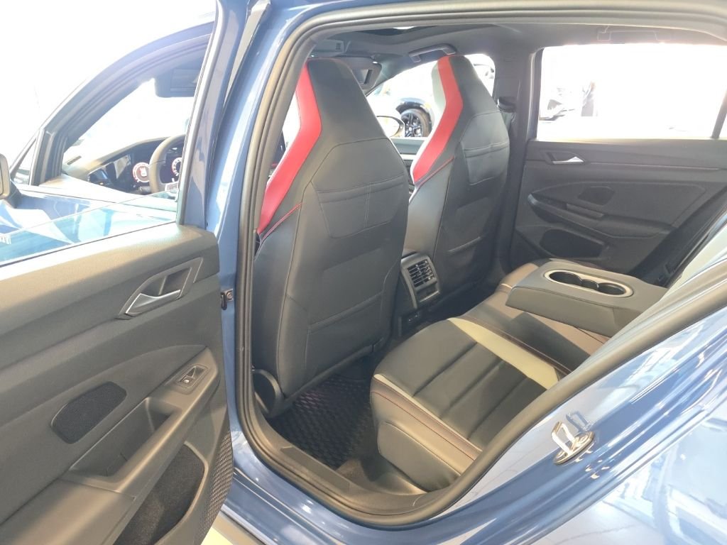 2025 Volkswagen Golf GTI SE - Photo 29