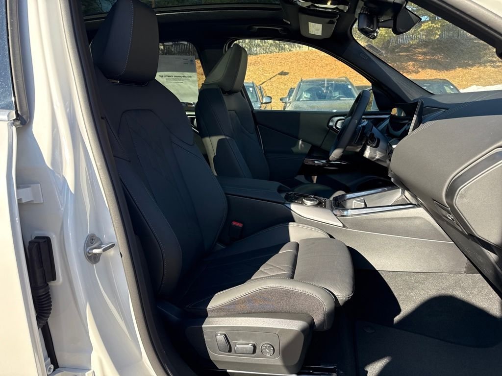 New 2026 White BMW 30 xDrive image 24