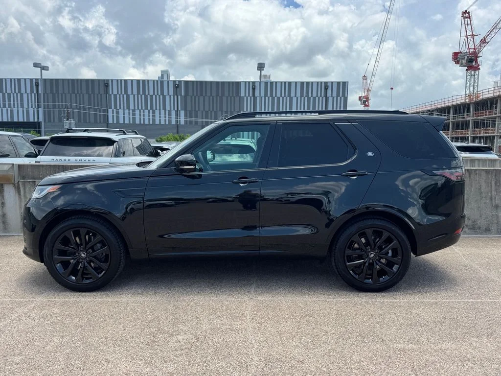 New 2026 Santorini Black Land Rover Gemini Edition image 5
