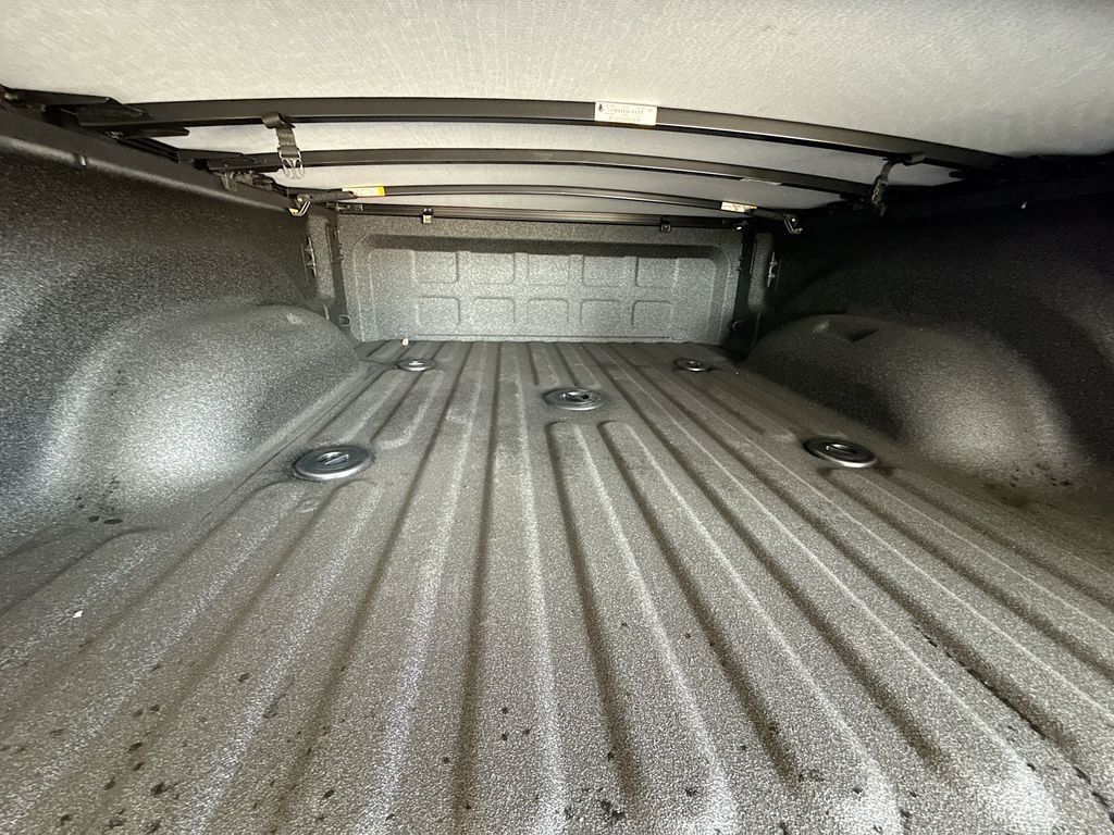 New 2026 Granite Crystal Metallic Clear-Coat Exterior Paint RAM Laramie image 30
