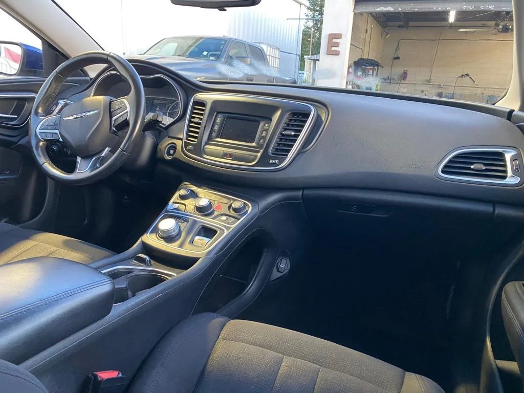 Used 2015 Blue Chrysler Limited image 11