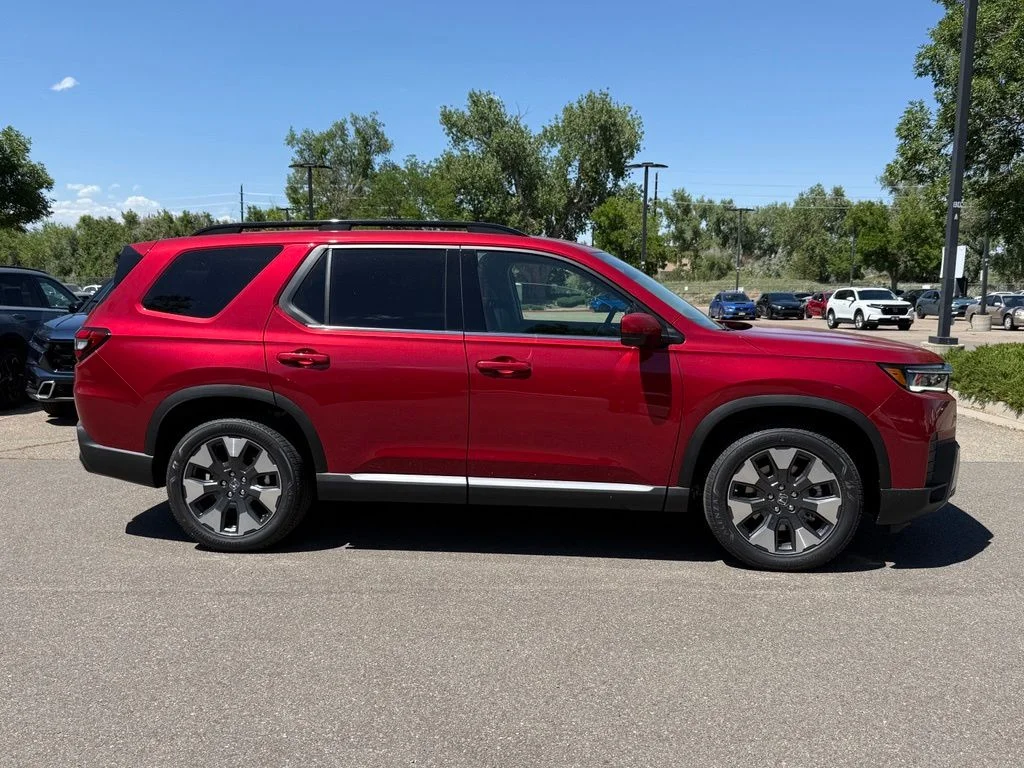 New 2026 Radiant Red Metallic II Honda Touring image 4