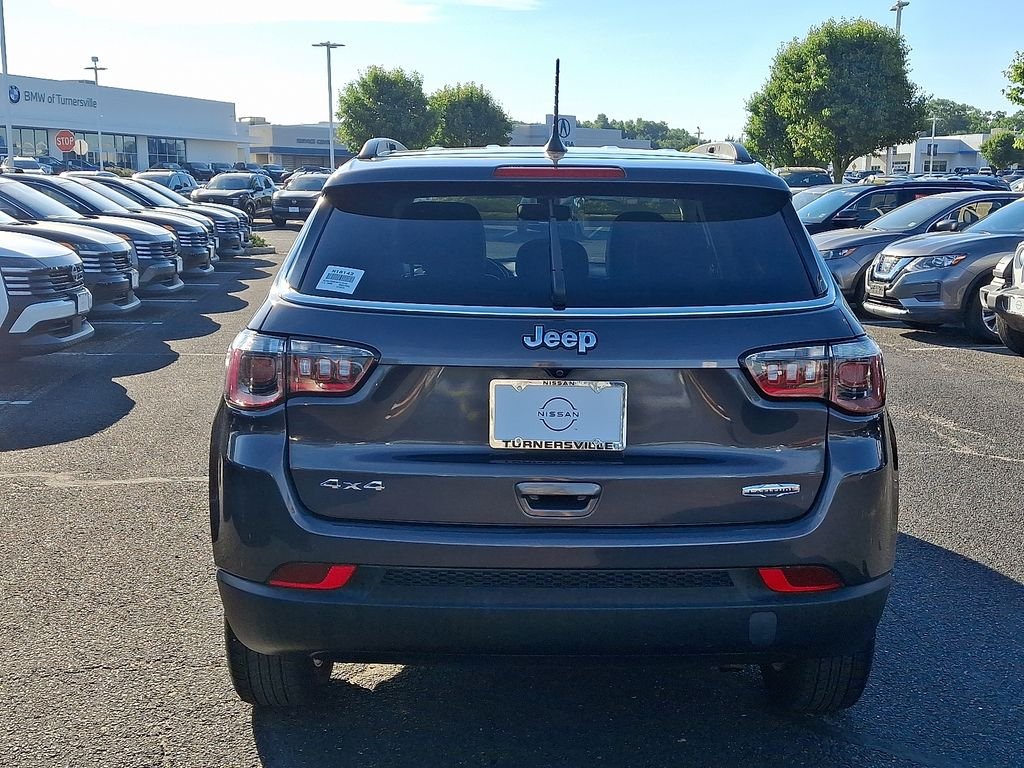 Used 2021 Gray Jeep Latitude image 5