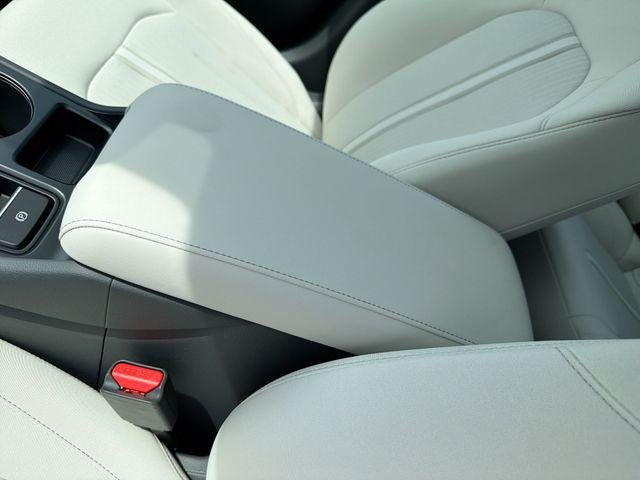 New 2026 White Hyundai SE image 23