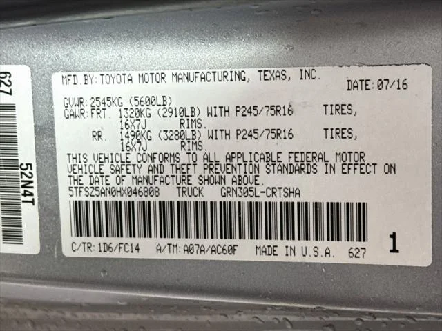 Certified Used 2017 SILVER ME Toyota  image 28