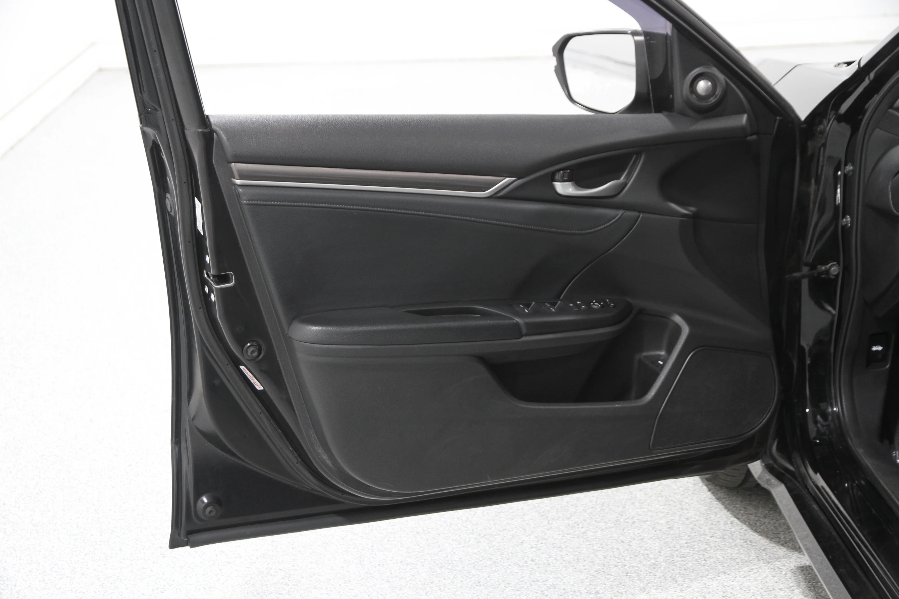 Used 2019 BLACK Honda Touring image 4