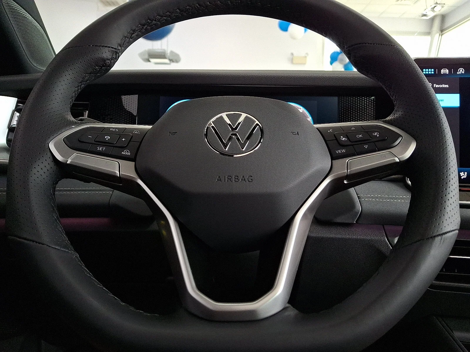 New 2026 Monterey Blue w/Deep Black Roof - U12T Volkswagen SE R-Line Black image 16