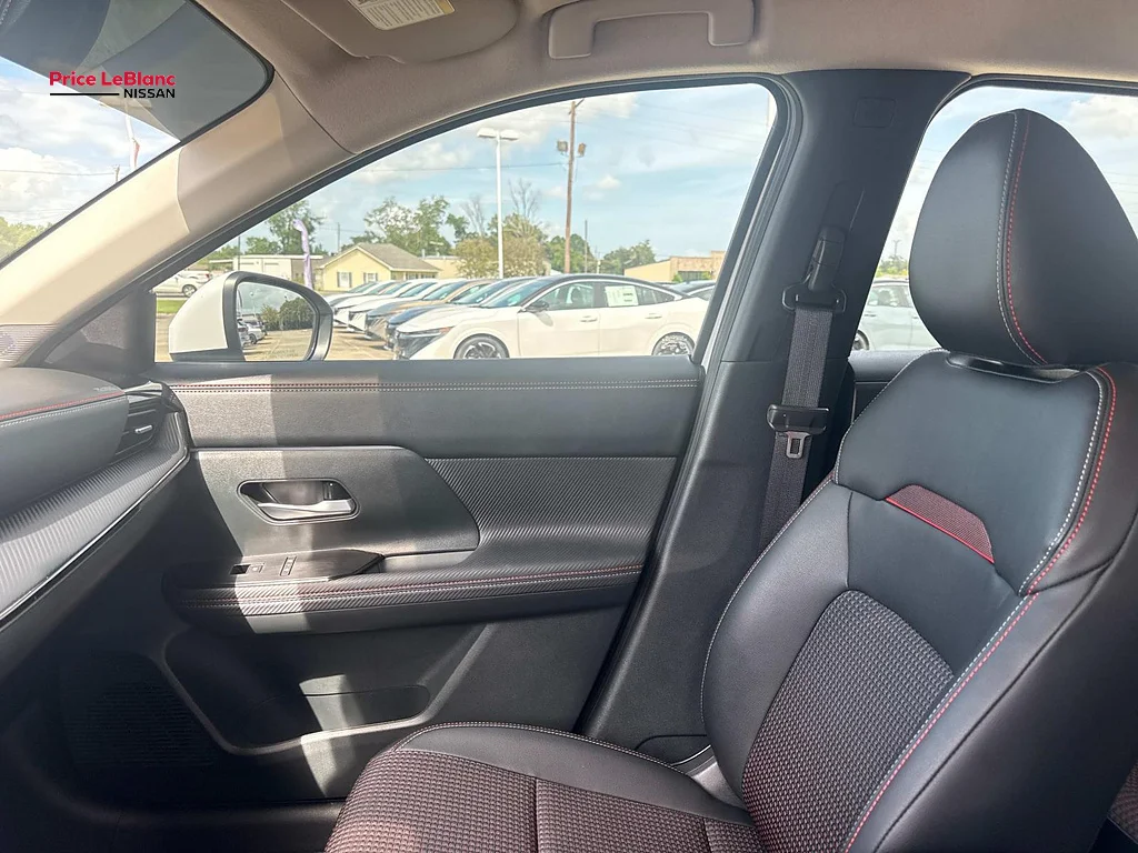 Certified Used 2025 Aspen White TriCoat Nissan SR image 15