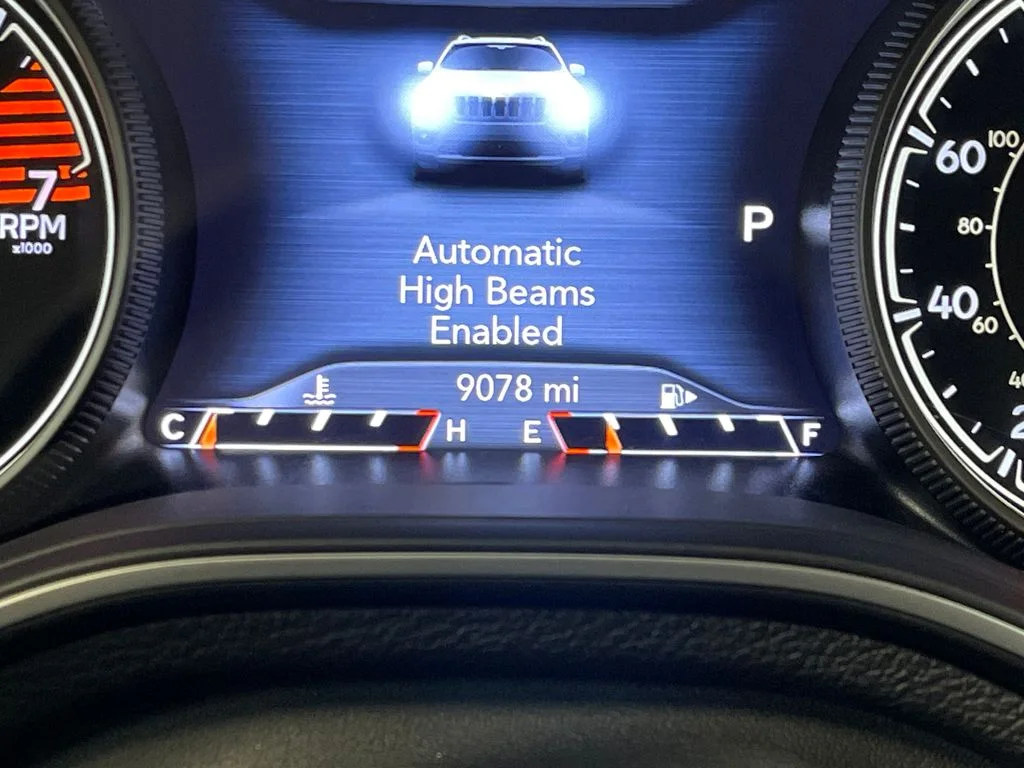 Used 2023 Gray Jeep Altitude image 23