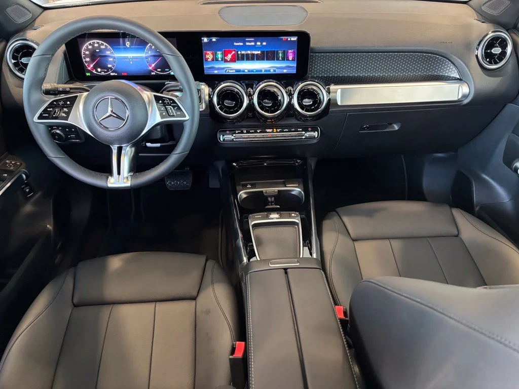 New 2026 White Mercedes-Benz GLB 250 image 11