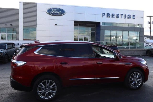 Used 2023 Red Buick Essence image 9