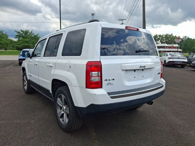 Used 2017 White Jeep High Altitude image 8