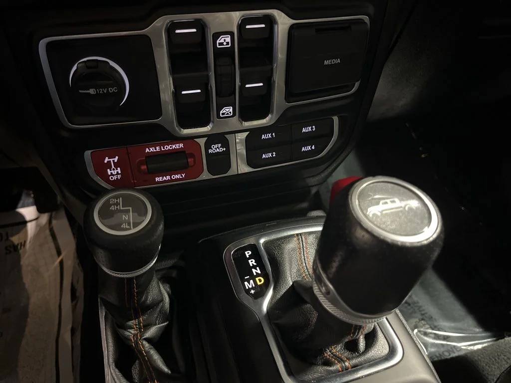 Used 2021 Sting-Gray Clearcoat Jeep Mojave image 32