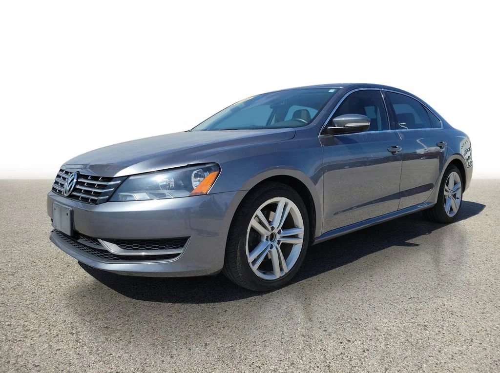 Used 2014 Gray Volkswagen 2.0L TDI SE image 2