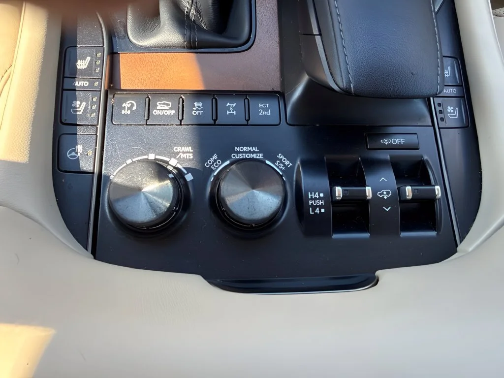 Used 2019 Silver Lexus 570 image 21