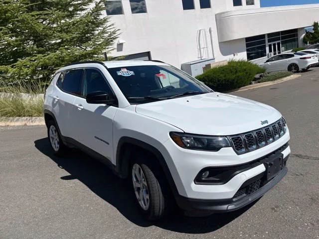 Used 2024 Bright White Clearcoat Jeep Latitude image 4