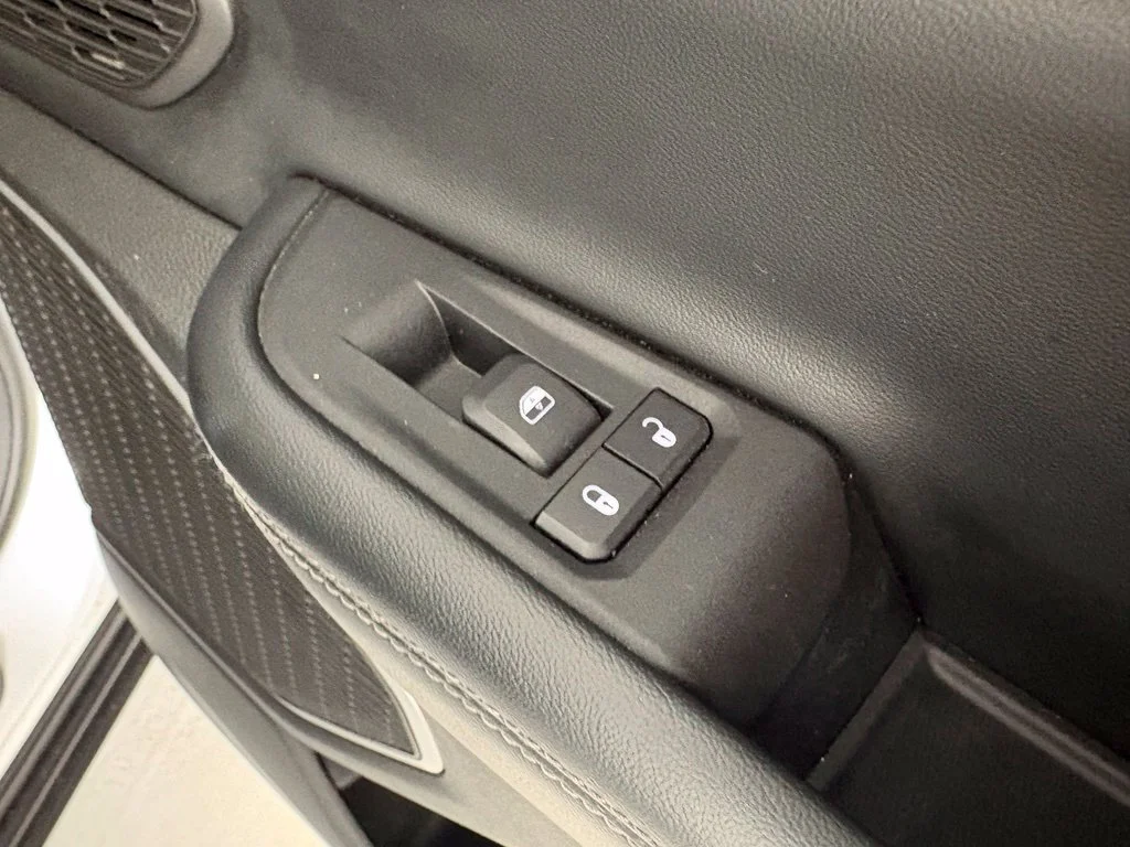 Used 2022 White Jeep Limited image 16