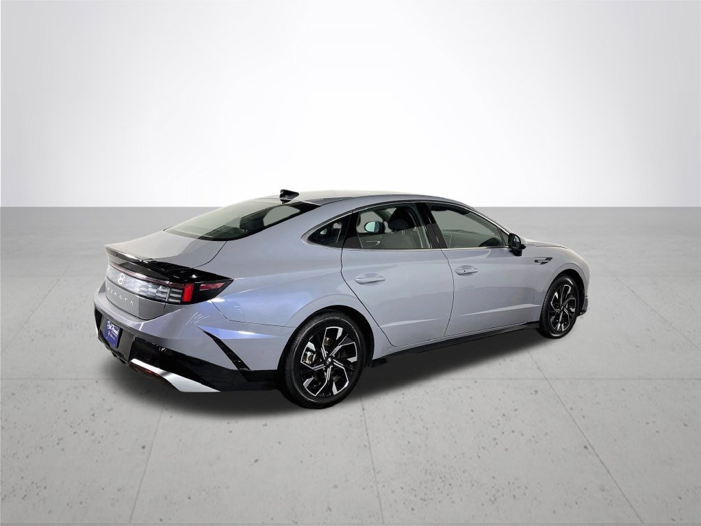 Used 2025 Blue Hyundai SEL image 6