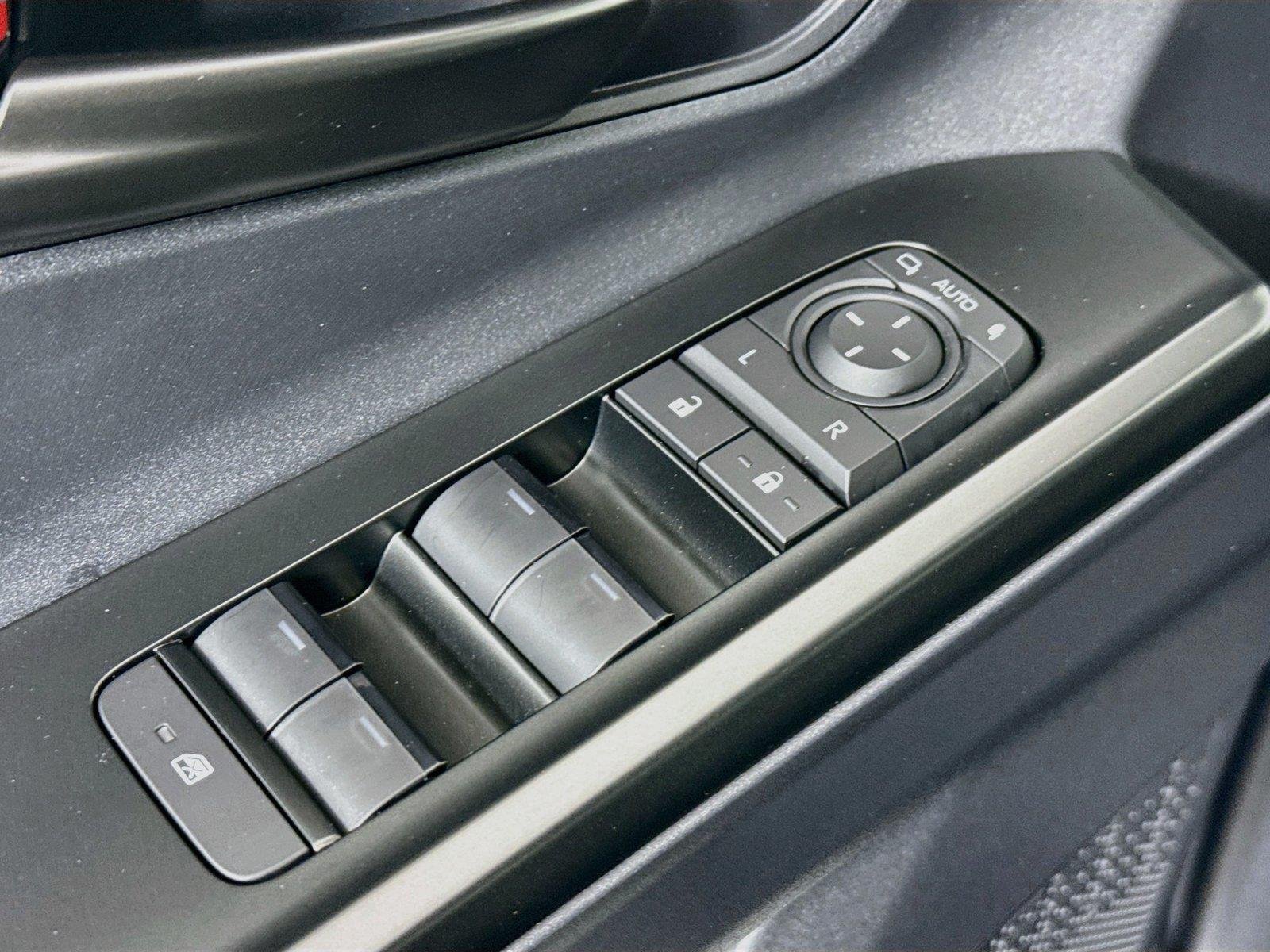 New 2026 Wind Chill Pearl Toyota SE image 28