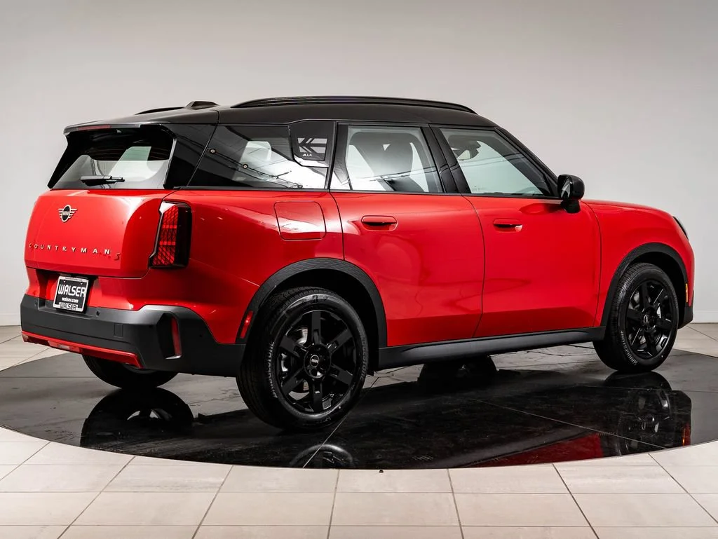 New 2027 Chili Red MINI Signature Plus image 10