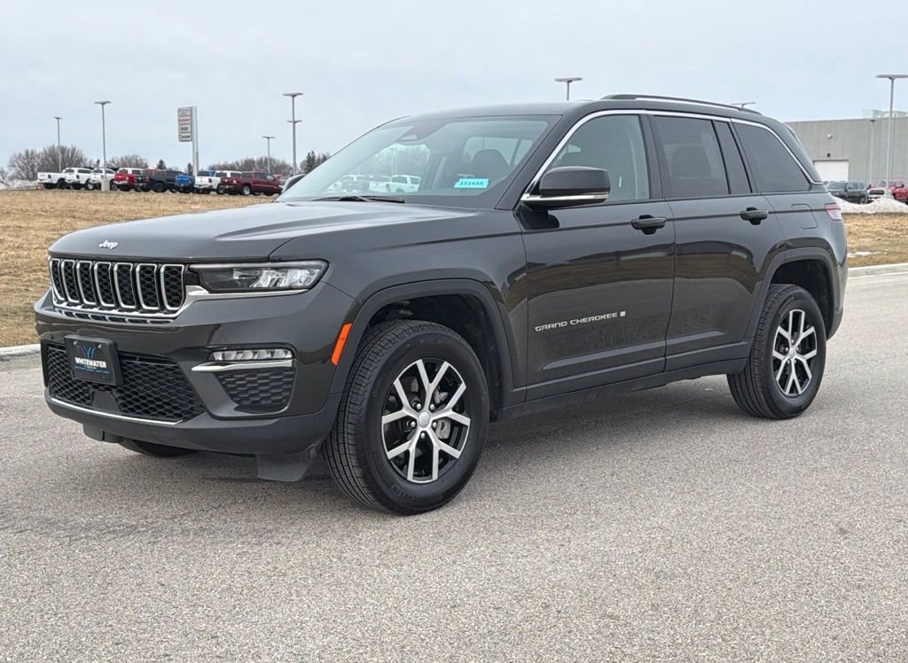 Used 2024 Jeep Grand Cherokee Limited with VIN 1C4RJHBG4RC699268 for sale in Saint Charles, Minnesota