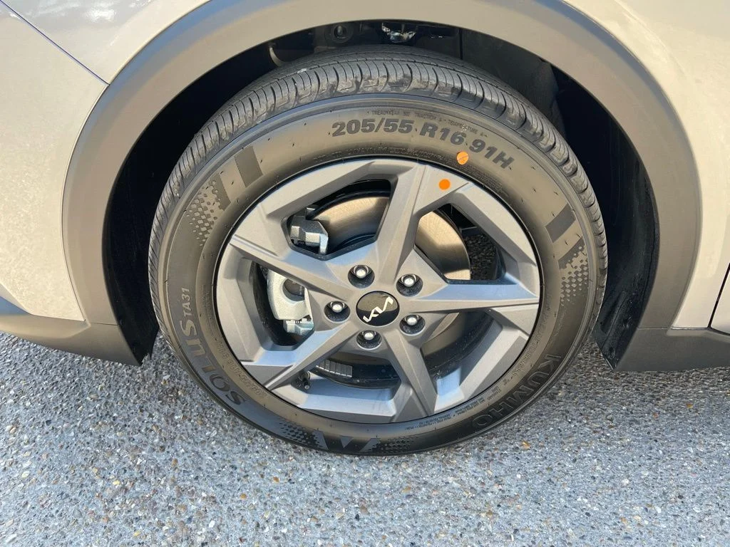 New 2026 Gray Kia LXS image 27