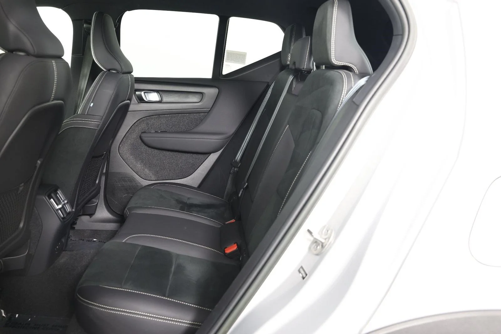 Used 2023 Silver Volvo Ultimate image 30